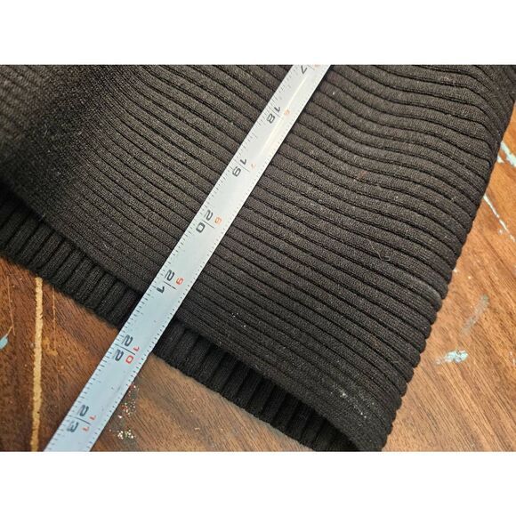 August Silk Knit V Neck Black Top Womens size Medium NEW WITH TAGS - Picture 8 of 8